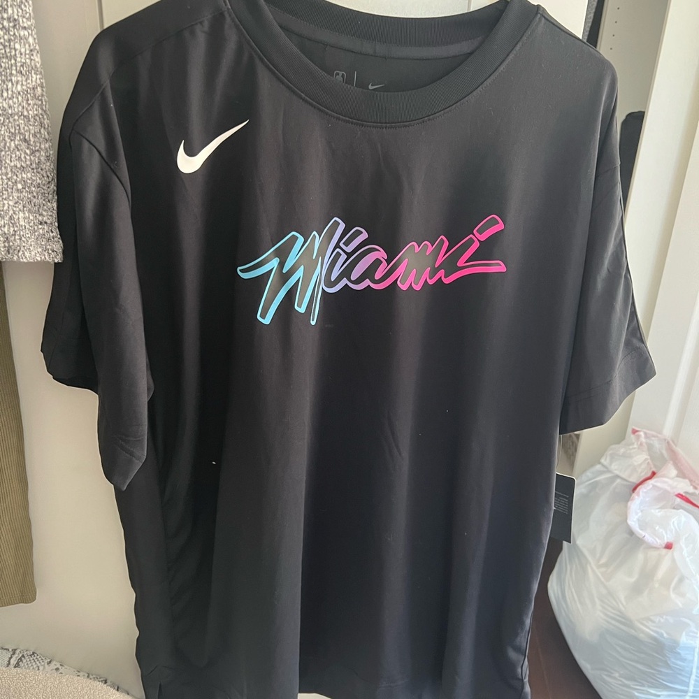 BRAND NEW NBA MIAMI HEAT DRI FIT